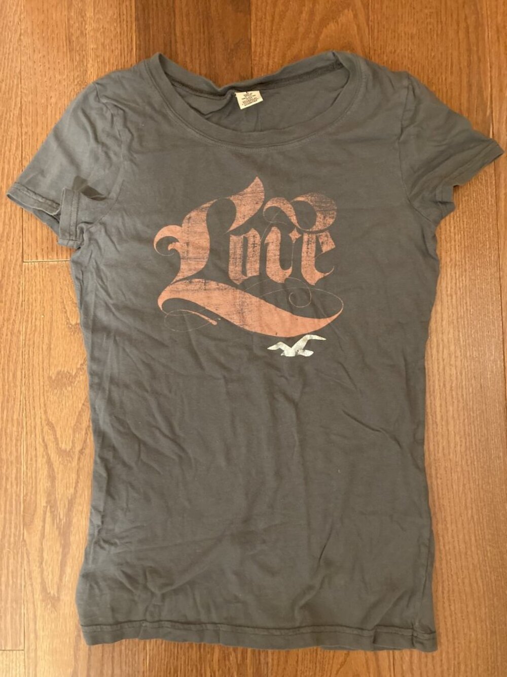 Hollister Gray "Love" Decal T-shirt - Size L (Fits like M)